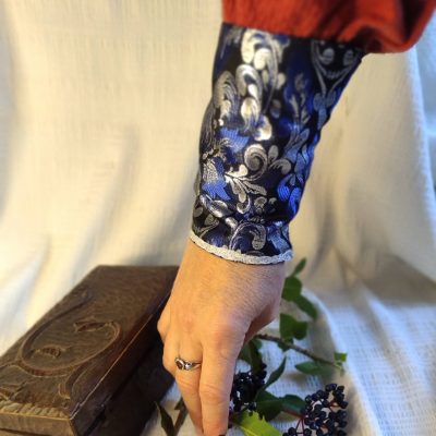 Manchettes fantasy conte de fée - jacquard fleur de lys – Image 5