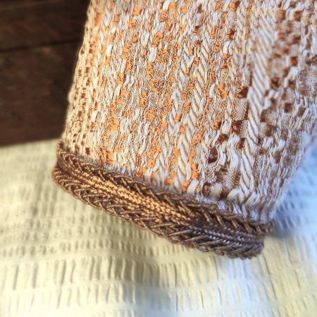 Détails du galon Metal Cuivré de la manchette en brocart