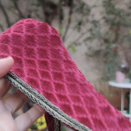 Ceinture fantasy conte de fée velours ciselé bordeaux en gros plan